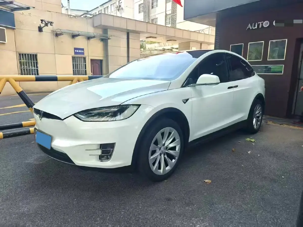 2016 Tesla Model X BEV 90KWH