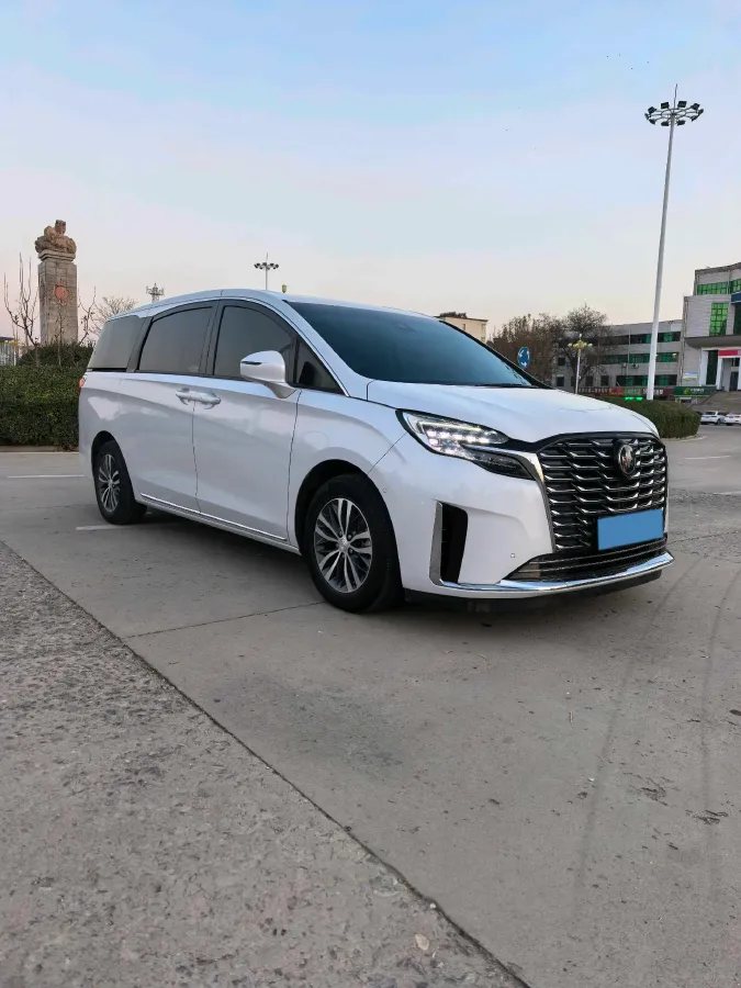 2023 Buick GL8 2.0T 237HP L4 9AT,autocango,china used car exporter,china ev exporter,chinese used car exporter,chinese used ev exporter