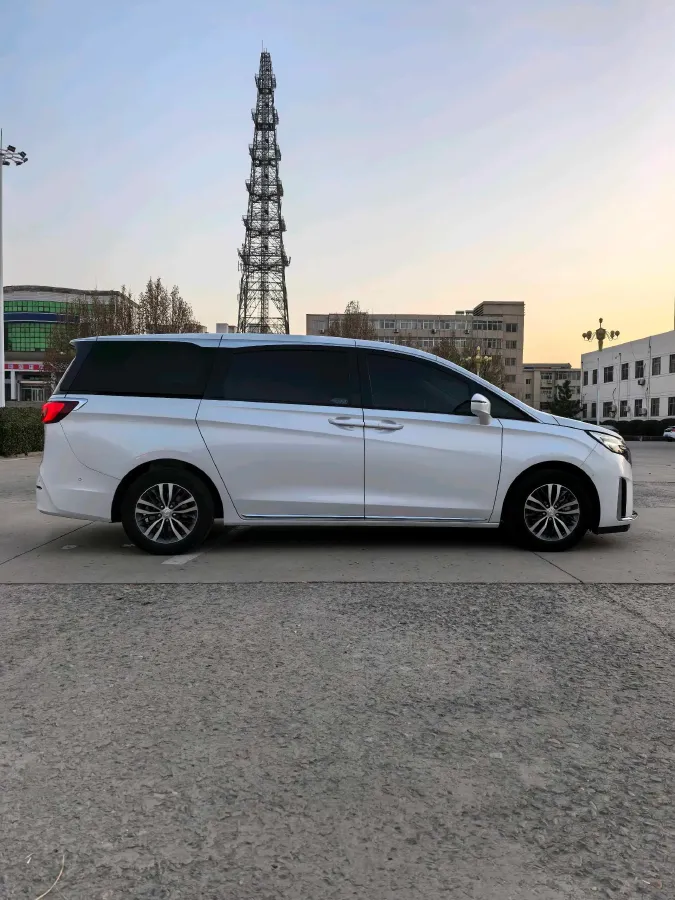 2023 Buick GL8 2.0T 237HP L4 9AT,autocango,china used car exporter,china ev exporter,chinese used car exporter,chinese used ev exporter