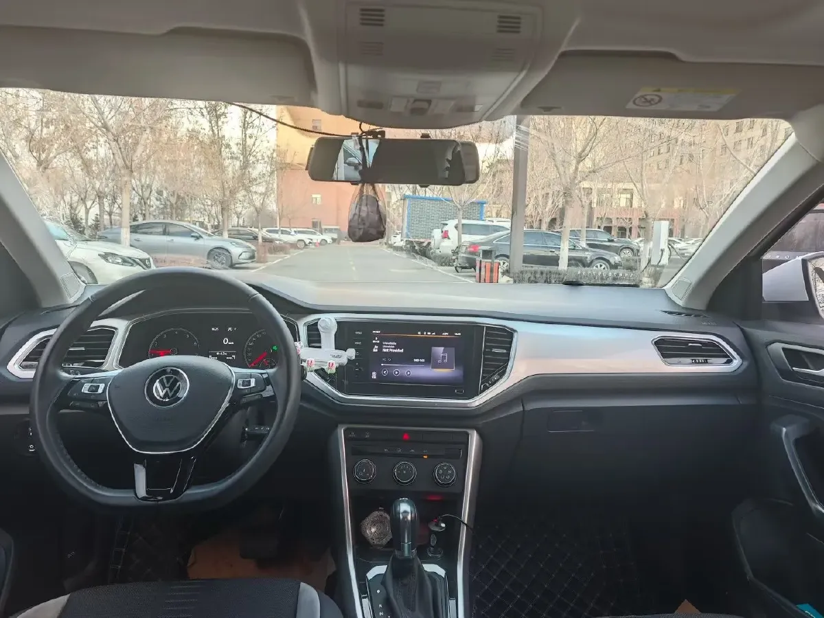 2021 Volkswagen T-Roc 1.4T 150HP L4 7DCT,autocango,china used car exporter,china ev exporter,chinese used car exporter,chinese used ev exporter
