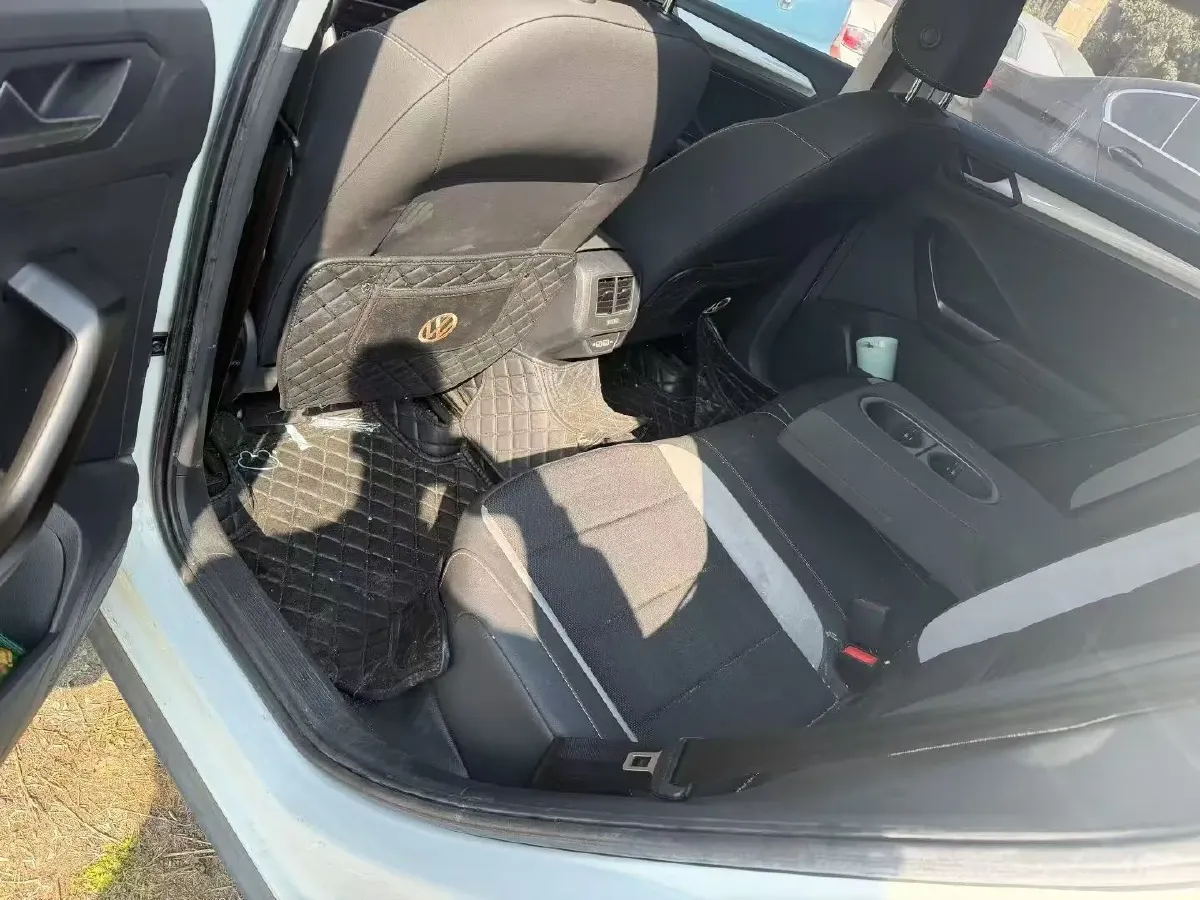 2021 Volkswagen T-Roc 1.4T 150HP L4 7DCT,autocango,china used car exporter,china ev exporter,chinese used car exporter,chinese used ev exporter