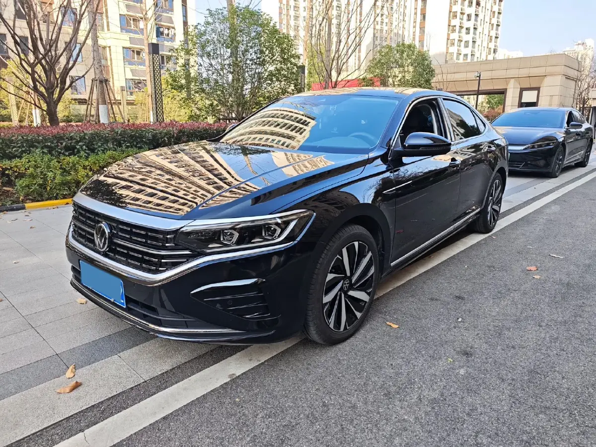 2024 Volkswagen Passat 2.0T 220HP L4 7DCT