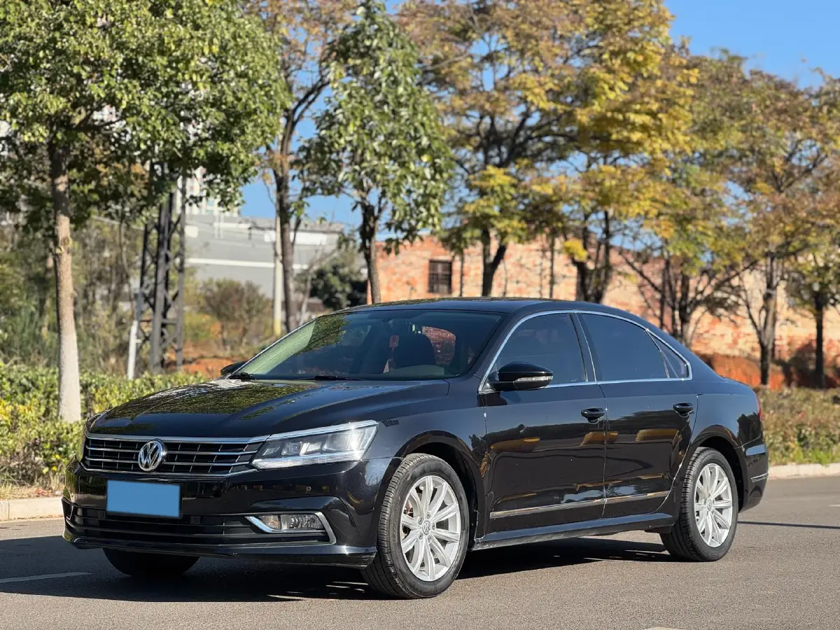 2017 Volkswagen Passat 1.4T 150HP L4 7DCT