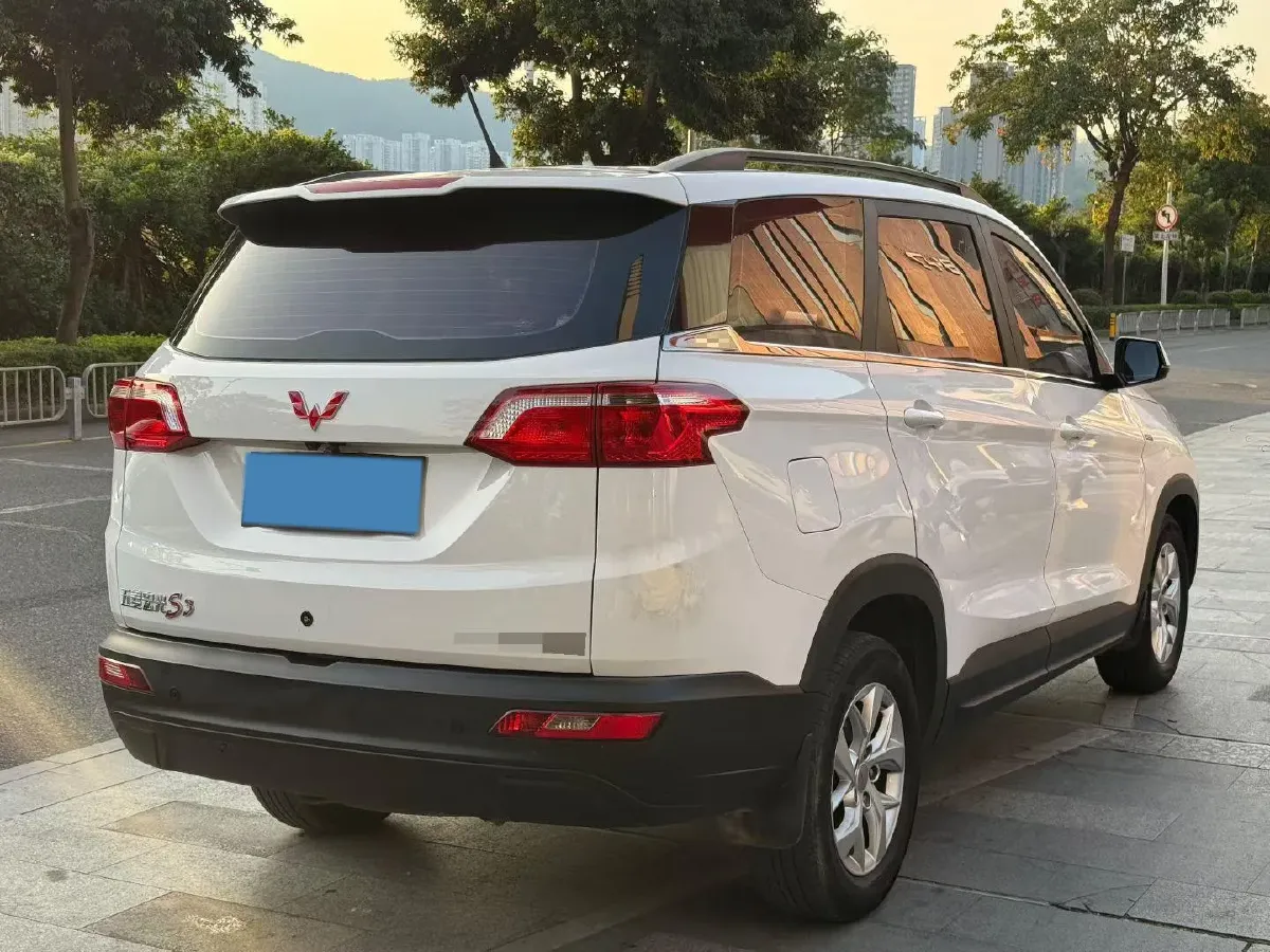 2019 WuLing HongGuang S3 1.5T 147HP L4 6MT,autocango,china used car exporter,china ev exporter,chinese used car exporter,chinese used ev exporter