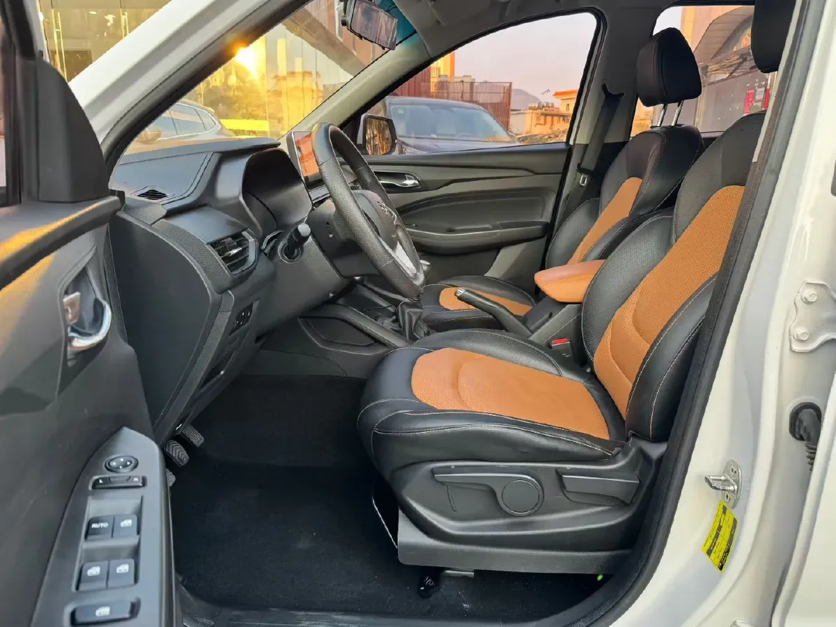 2019 WuLing HongGuang S3 1.5T 147HP L4 6MT,autocango,china used car exporter,china ev exporter,chinese used car exporter,chinese used ev exporter