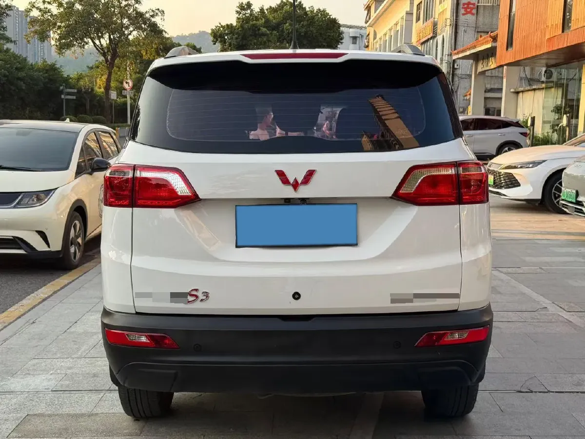 2019 WuLing HongGuang S3 1.5T 147HP L4 6MT,autocango,china used car exporter,china ev exporter,chinese used car exporter,chinese used ev exporter