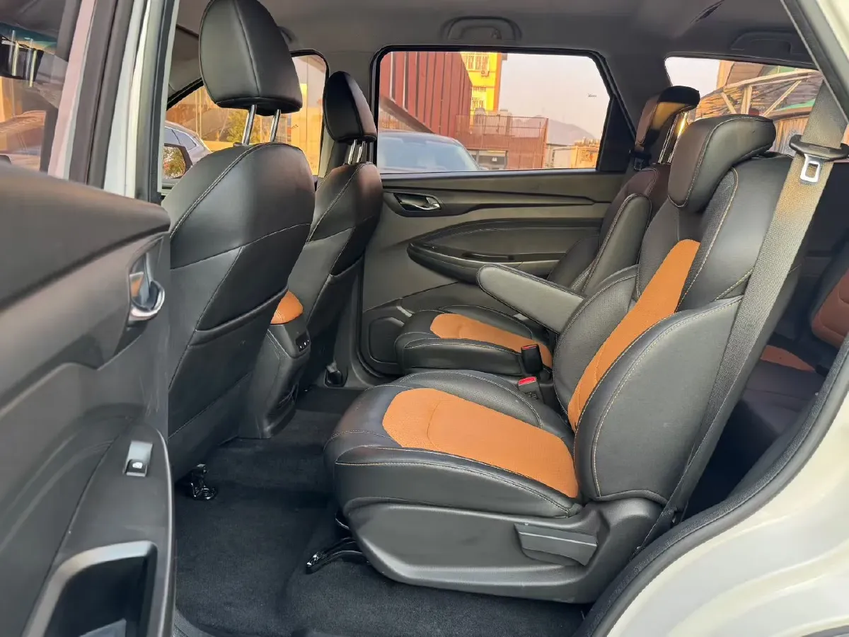 2019 WuLing HongGuang S3 1.5T 147HP L4 6MT,autocango,china used car exporter,china ev exporter,chinese used car exporter,chinese used ev exporter