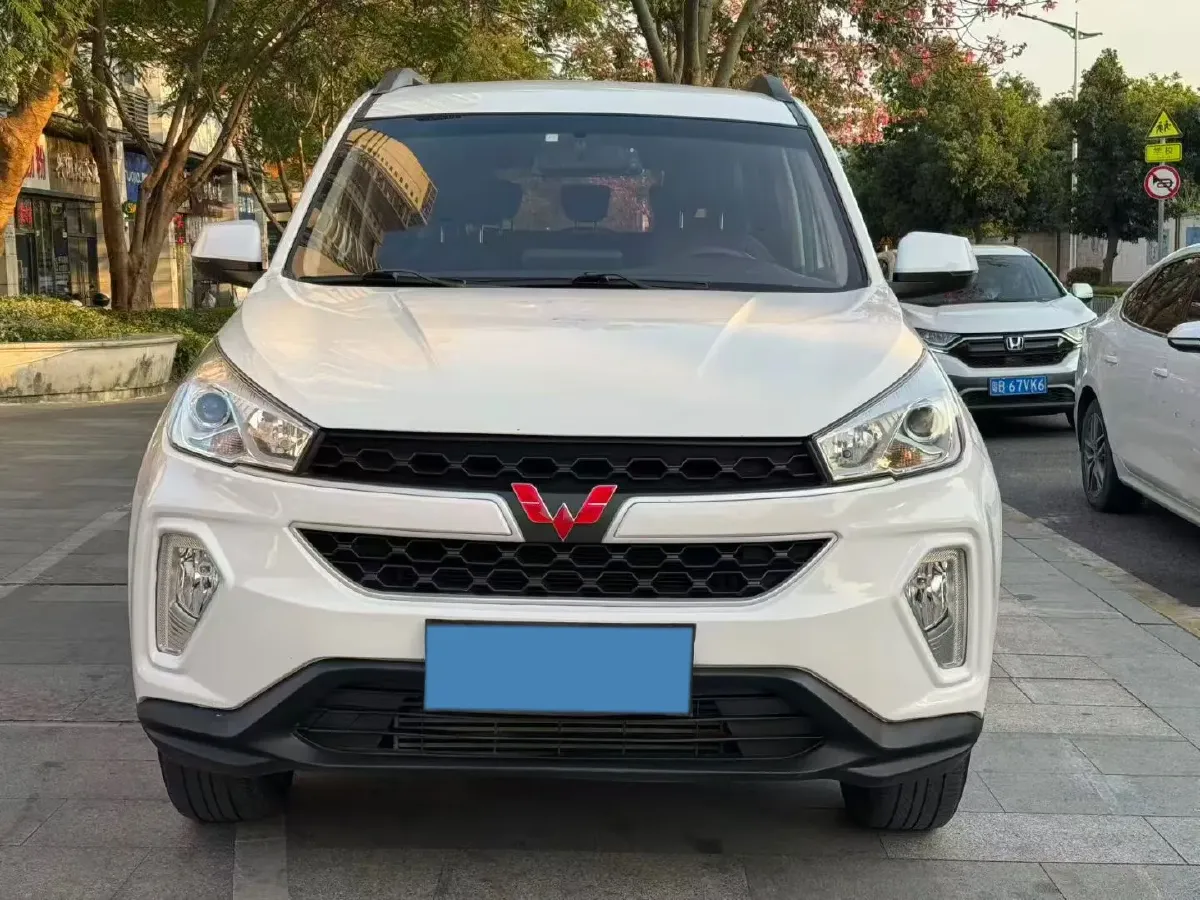 2019 WuLing HongGuang S3 1.5T 147HP L4 6MT,autocango,china used car exporter,china ev exporter,chinese used car exporter,chinese used ev exporter