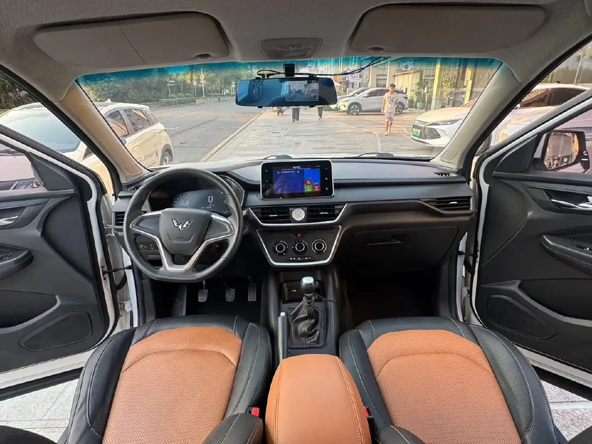 2019 WuLing HongGuang S3 1.5T 147HP L4 6MT,autocango,china used car exporter,china ev exporter,chinese used car exporter,chinese used ev exporter