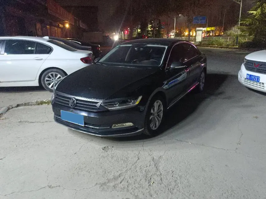 2018 Volkswagen Magotan 1.8T 180HP L4 7DCT,autocango,china used car exporter,china ev exporter,chinese used car exporter,chinese used ev exporter