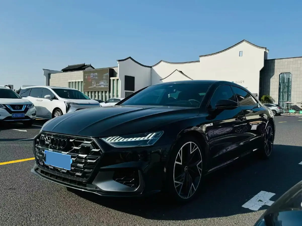 2024 Audi A7L 2.0T 245HP L4 7DCT