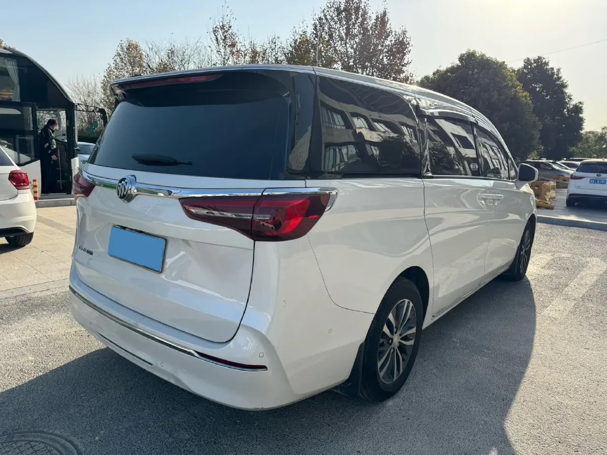2023 Buick GL8 2.0T 237HP L4 9AT,autocango,china used car exporter,china ev exporter,chinese used car exporter,chinese used ev exporter