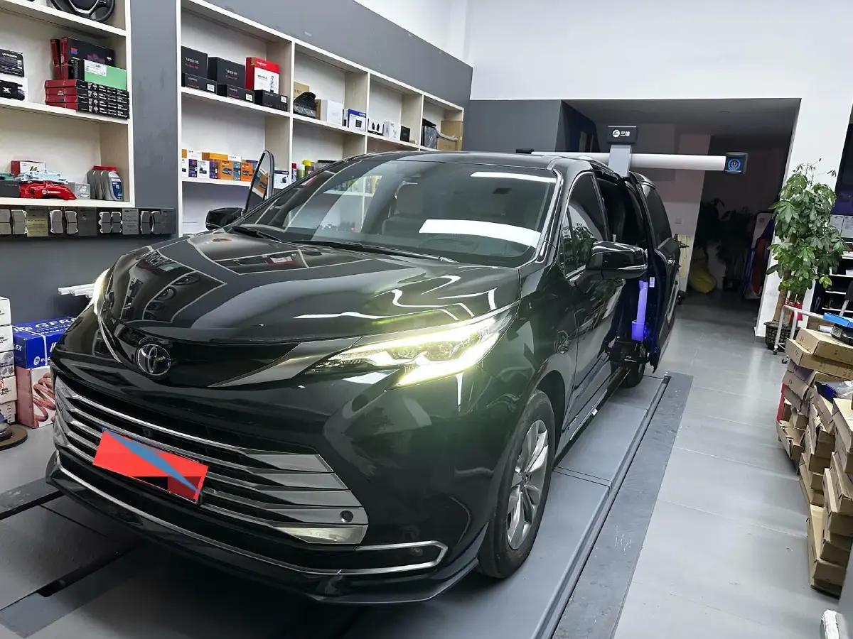 2021 Toyota Sienna 2.5L 192HP L4 E-CVT Hybrid