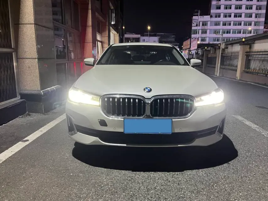 2022 BMW 5 Series 2.0T 252HP L4 8AT,autocango,china used car exporter,china ev exporter,chinese used car exporter,chinese used ev exporter