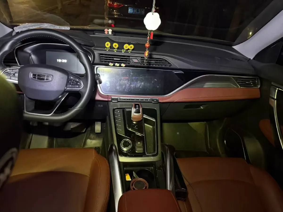 2022 Geely Azkarra 1.8T 184HP L4 7DCT,autocango,china used car exporter,china ev exporter,chinese used car exporter,chinese used ev exporter