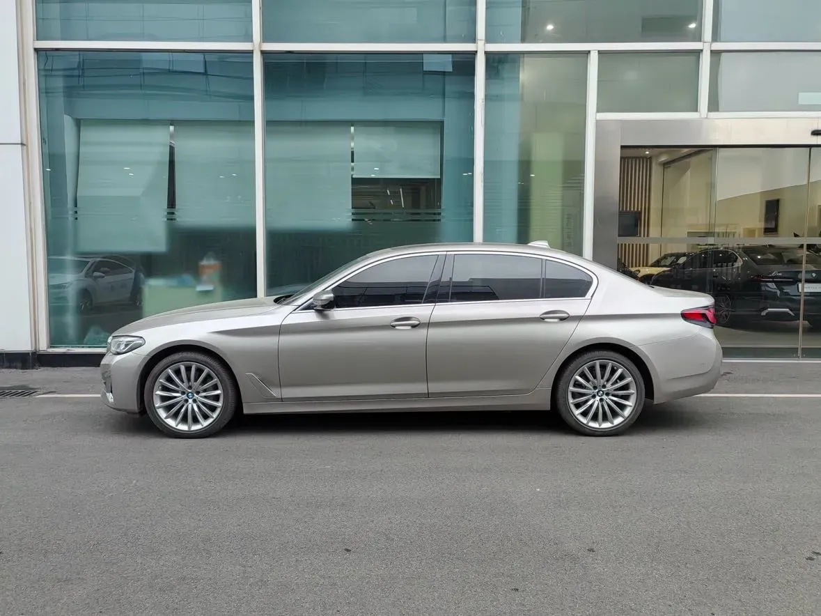 2021 BMW 5 Series 2.0T 252HP L4 8AT,autocango,china used car exporter,china ev exporter,chinese used car exporter,chinese used ev exporter