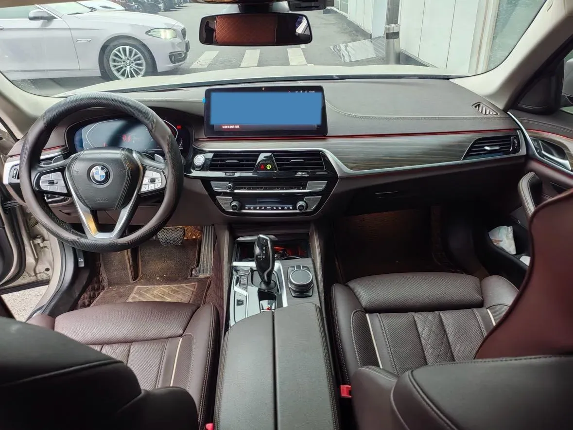 2021 BMW 5 Series 2.0T 252HP L4 8AT,autocango,china used car exporter,china ev exporter,chinese used car exporter,chinese used ev exporter