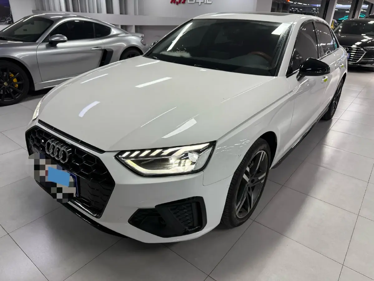 2022 Audi A4L 2.0T 190HP L4 7DCT