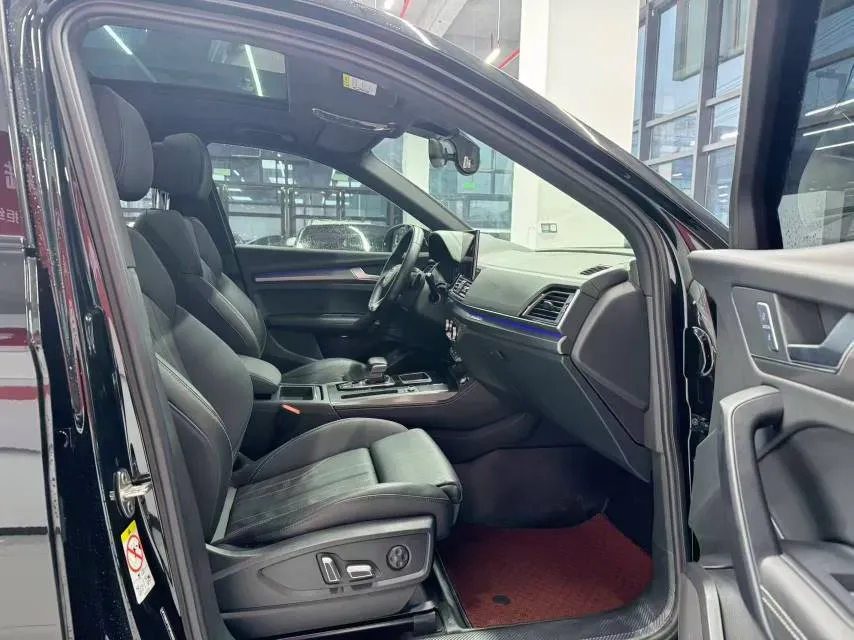 2023 Audi Q5L 2.0T 190HP L4 7DCT,autocango,china used car exporter,china ev exporter,chinese used car exporter,chinese used ev exporter