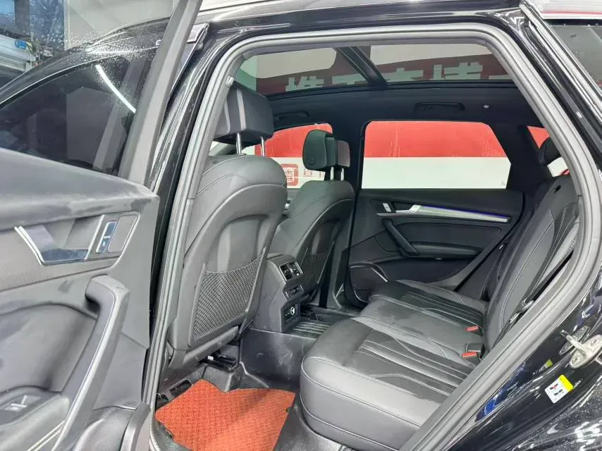 2023 Audi Q5L 2.0T 190HP L4 7DCT,autocango,china used car exporter,china ev exporter,chinese used car exporter,chinese used ev exporter