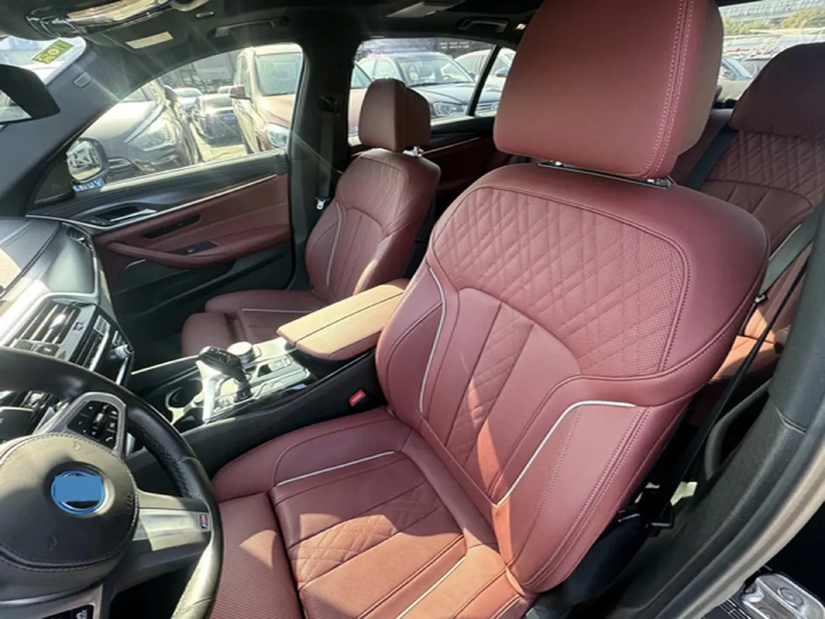 2022 BMW 5 Series 2.0T 184HP L4 8AT PHEV 17.7KWH,autocango,china used car exporter,china ev exporter,chinese used car exporter,chinese used ev exporter