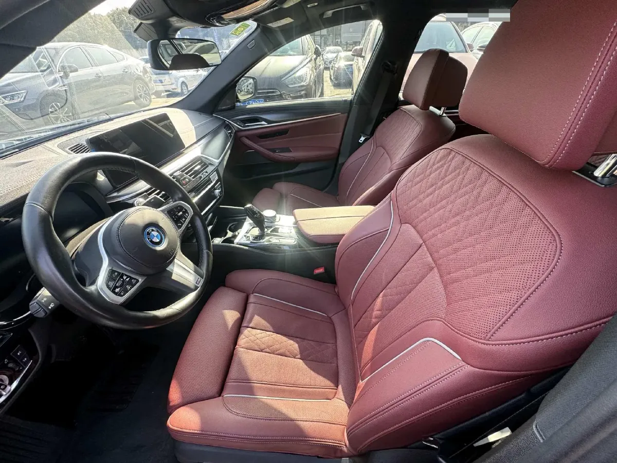 2022 BMW 5 Series 2.0T 184HP L4 8AT PHEV 17.7KWH,autocango,china used car exporter,china ev exporter,chinese used car exporter,chinese used ev exporter