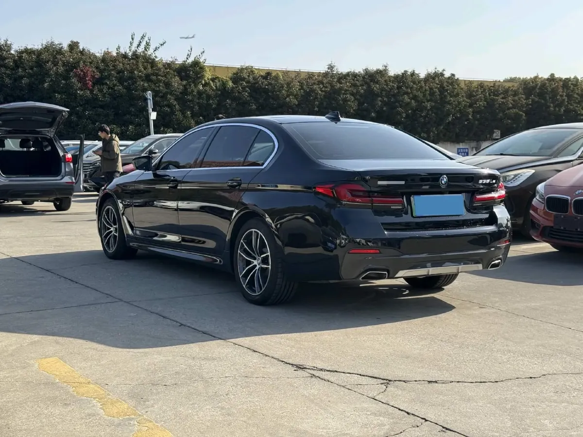 2022 BMW 5 Series 2.0T 184HP L4 8AT PHEV 17.7KWH,autocango,china used car exporter,china ev exporter,chinese used car exporter,chinese used ev exporter