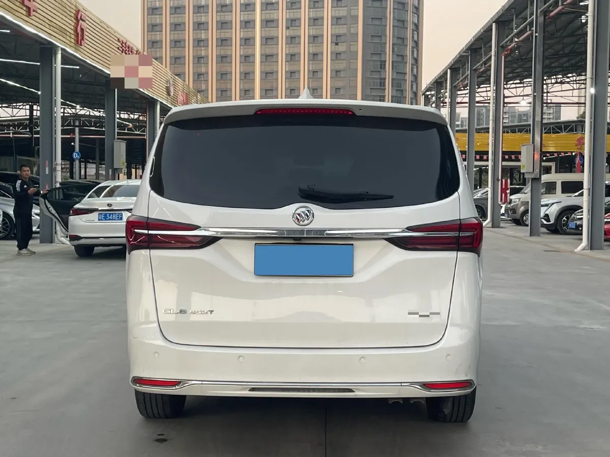 2022 Buick GL8 2.0T 237HP L4 9AT,autocango,china used car exporter,china ev exporter,chinese used car exporter,chinese used ev exporter