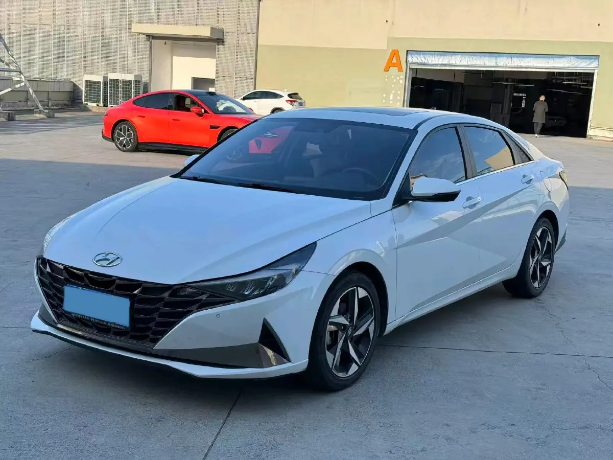 2022 Hyundai Elantra 1.5L 115HP L4 CVT