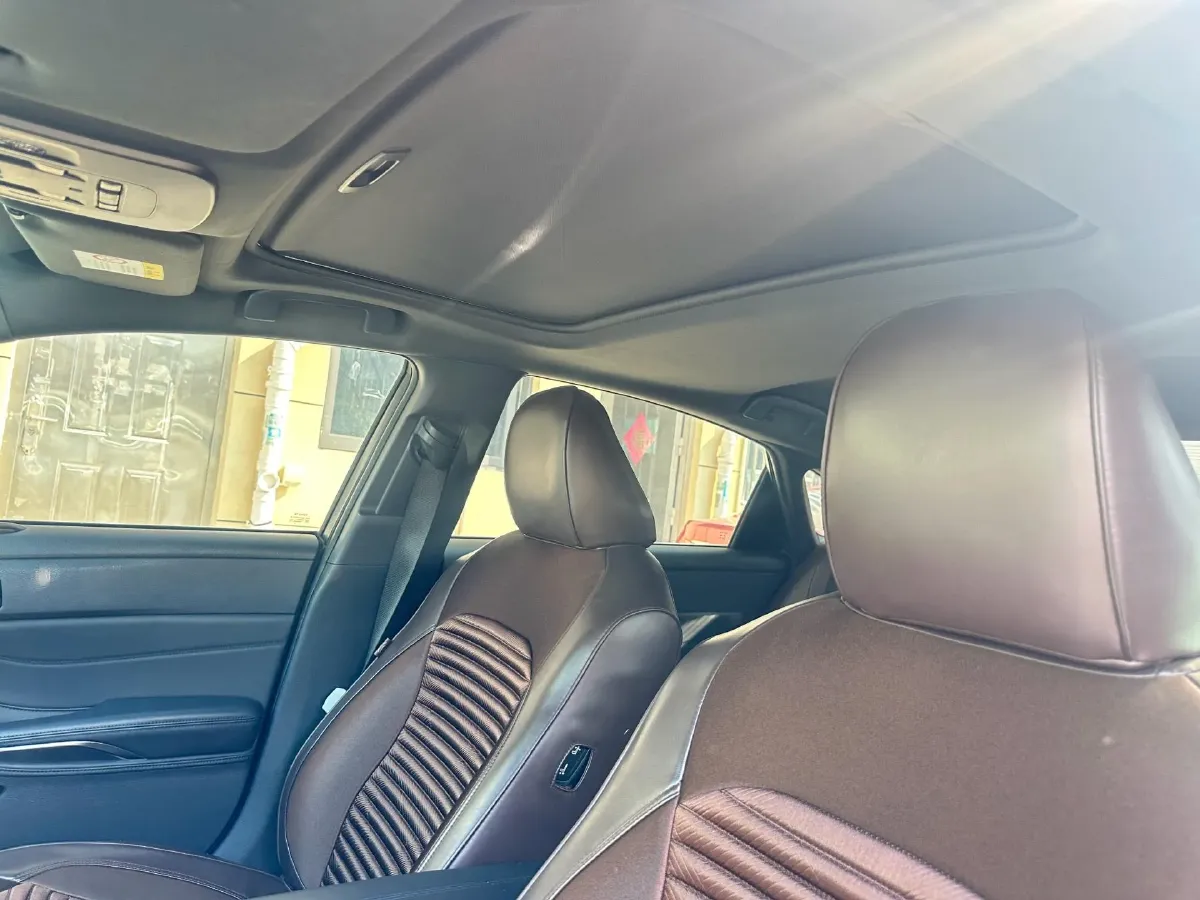 2021 Toyota Avalon 2.5L 209HP L4 8AT,autocango,china used car exporter,china ev exporter,chinese used car exporter,chinese used ev exporter