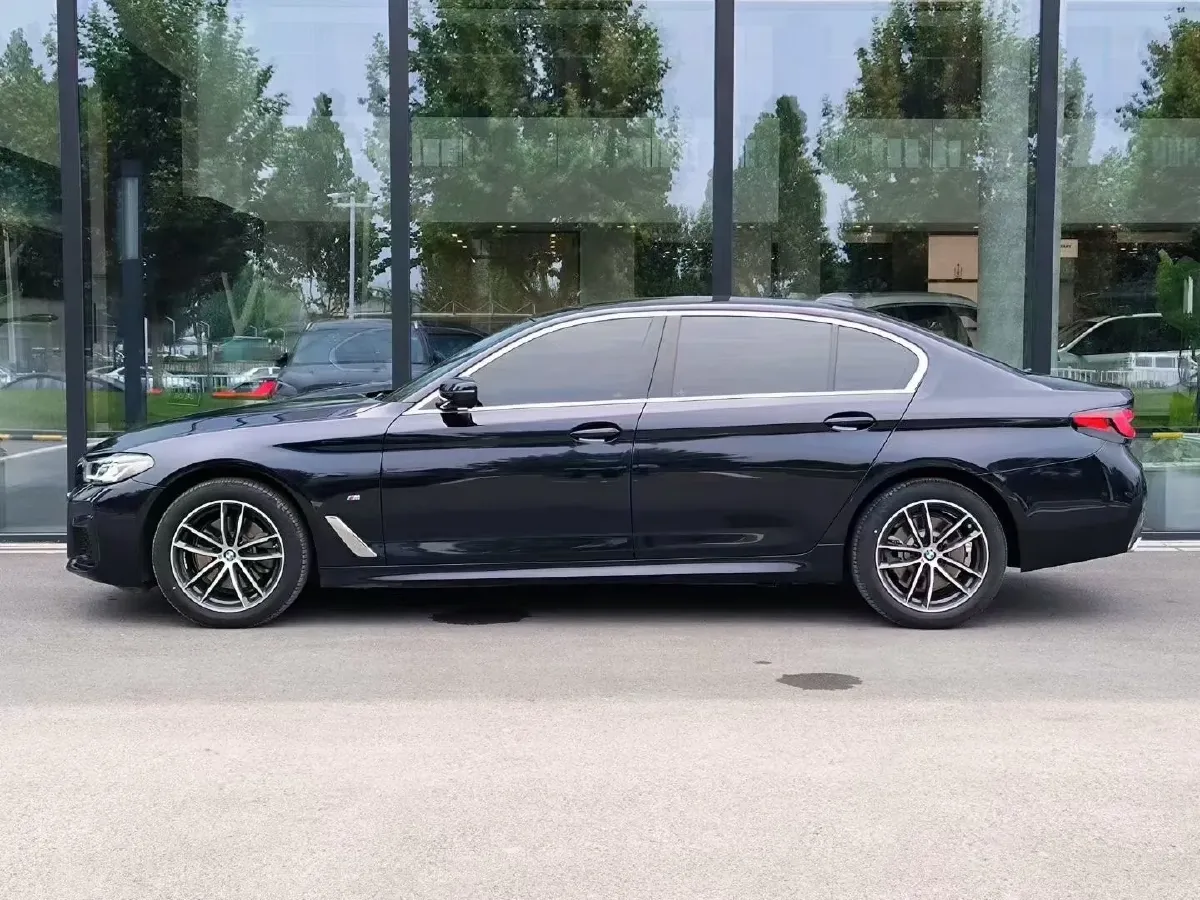 2022 BMW 5 Series 2.0T 184HP L4 8AT,autocango,china used car exporter,china ev exporter,chinese used car exporter,chinese used ev exporter
