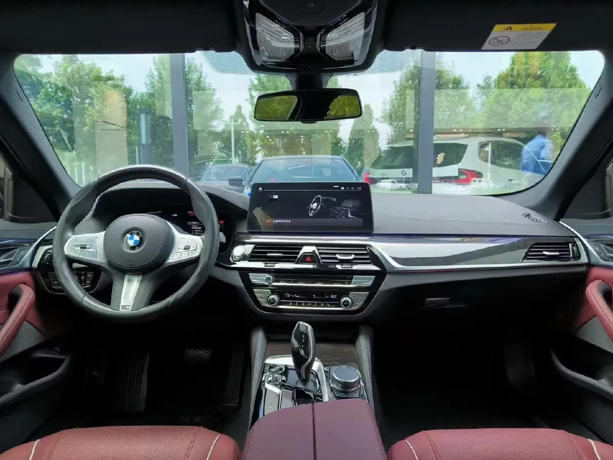 2022 BMW 5 Series 2.0T 184HP L4 8AT,autocango,china used car exporter,china ev exporter,chinese used car exporter,chinese used ev exporter