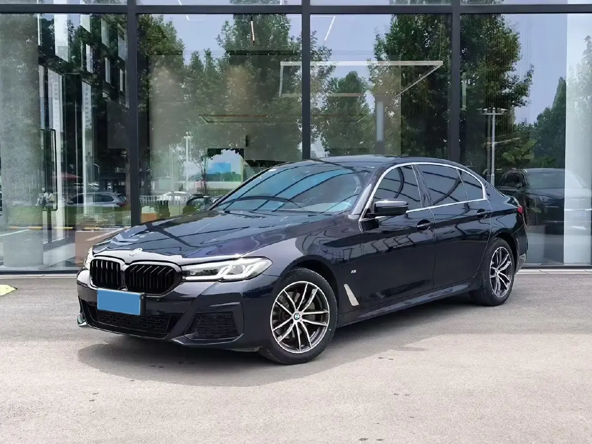 2022 BMW 5 Series 2.0T 184HP L4 8AT