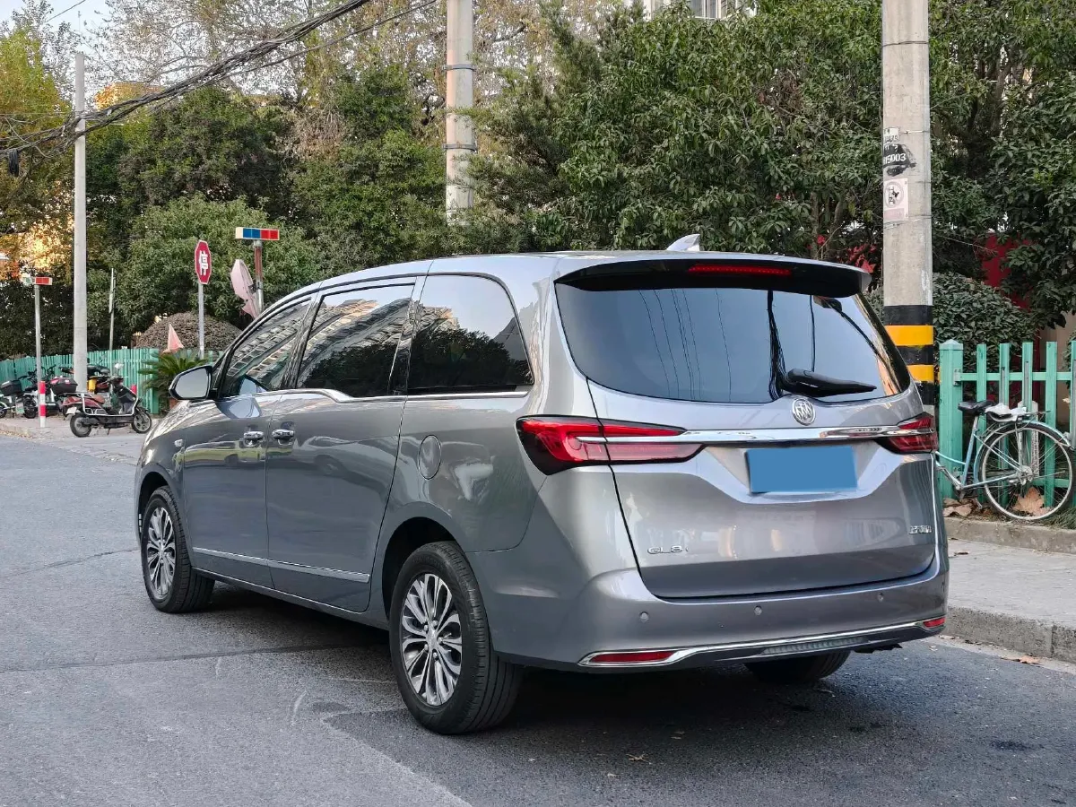 2022 Buick GL8 2.0T 237HP L4 9AT,autocango,china used car exporter,china ev exporter,chinese used car exporter,chinese used ev exporter