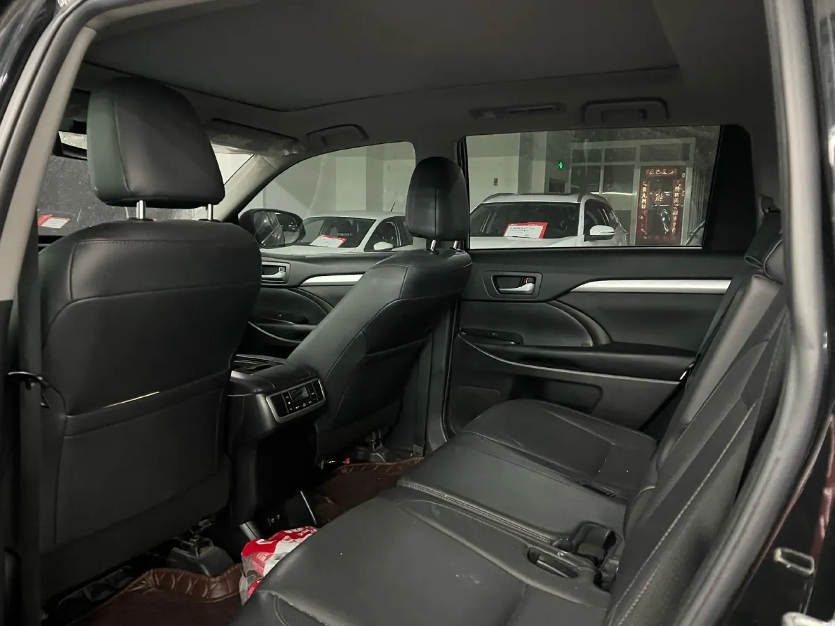 2021 Toyota Highlander 2.0T 220HP L4 6AT,autocango,china used car exporter,china ev exporter,chinese used car exporter,chinese used ev exporter