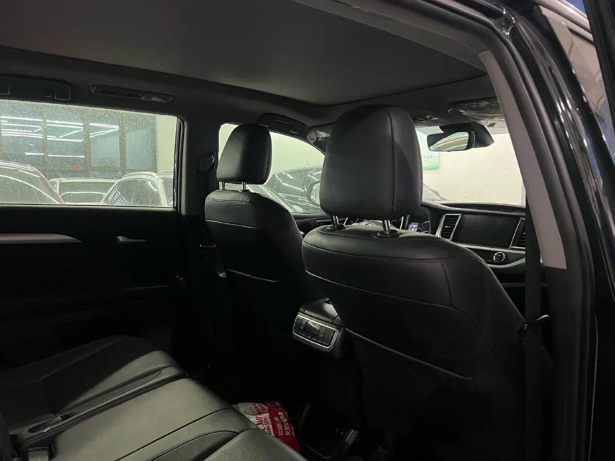 2021 Toyota Highlander 2.0T 220HP L4 6AT,autocango,china used car exporter,china ev exporter,chinese used car exporter,chinese used ev exporter