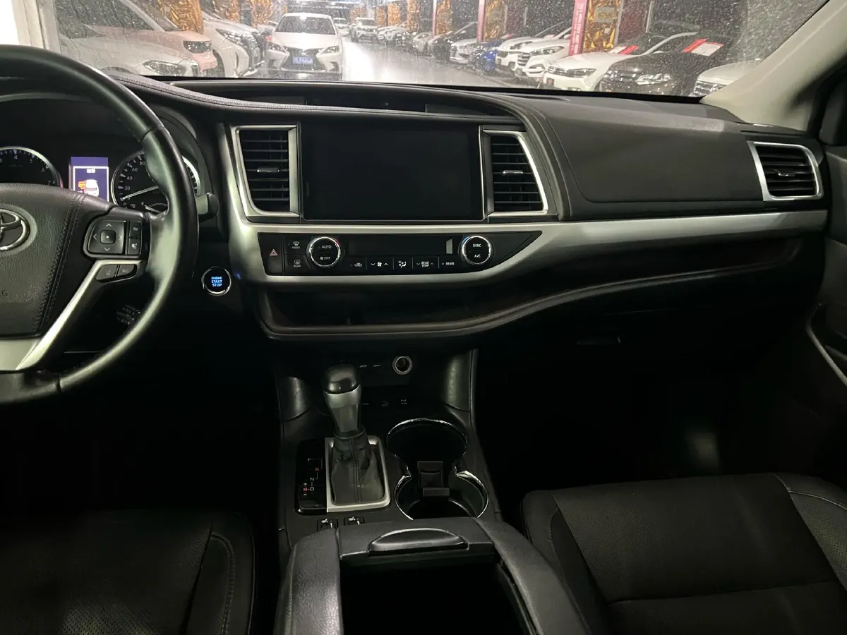 2021 Toyota Highlander 2.0T 220HP L4 6AT,autocango,china used car exporter,china ev exporter,chinese used car exporter,chinese used ev exporter