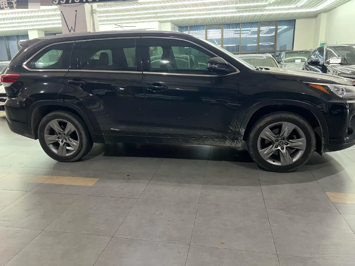 2021 Toyota Highlander 2.0T 220HP L4 6AT,autocango,china used car exporter,china ev exporter,chinese used car exporter,chinese used ev exporter