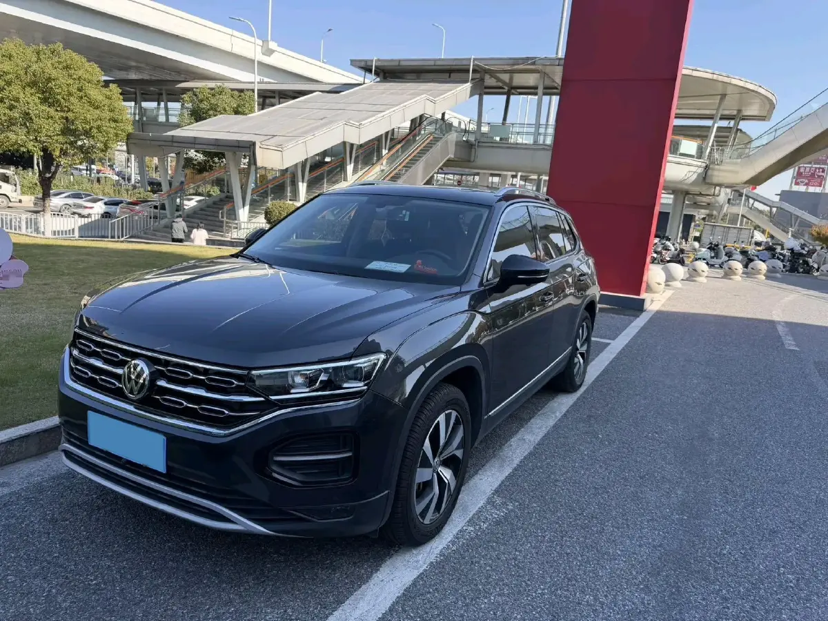 2019 Jeep Cherokee 2.0T 234HP L4 9AT 2019 Jeep Cherokee 2.0T 234HP L4 9AT