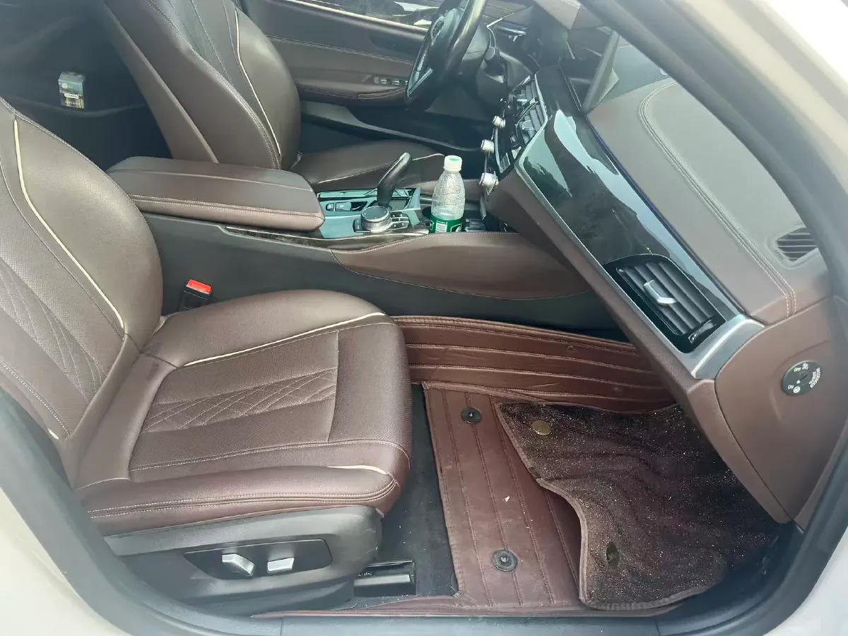 2021 BMW 5 Series 2.0T 184HP L4 8AT,autocango,china used car exporter,china ev exporter,chinese used car exporter,chinese used ev exporter