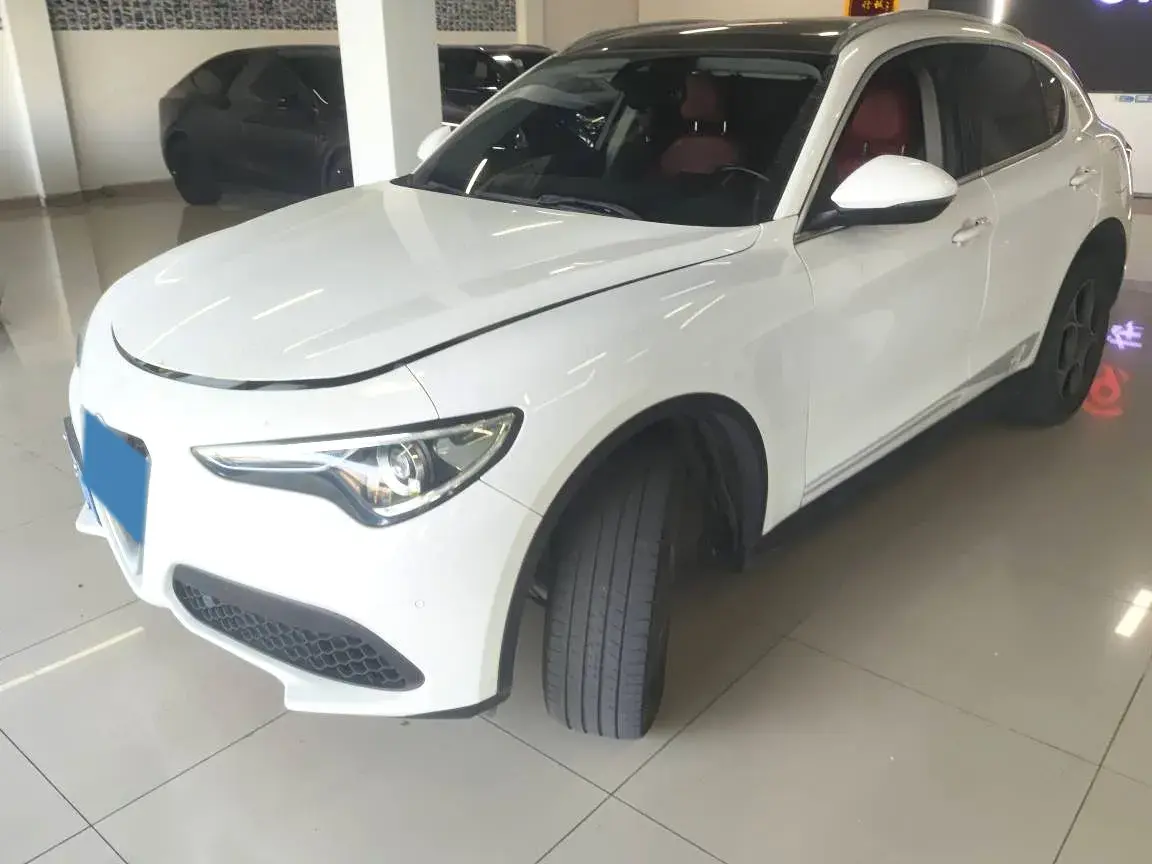 2020 Alfa Romeo Stelvio 2.0T 280HP L4 8AT