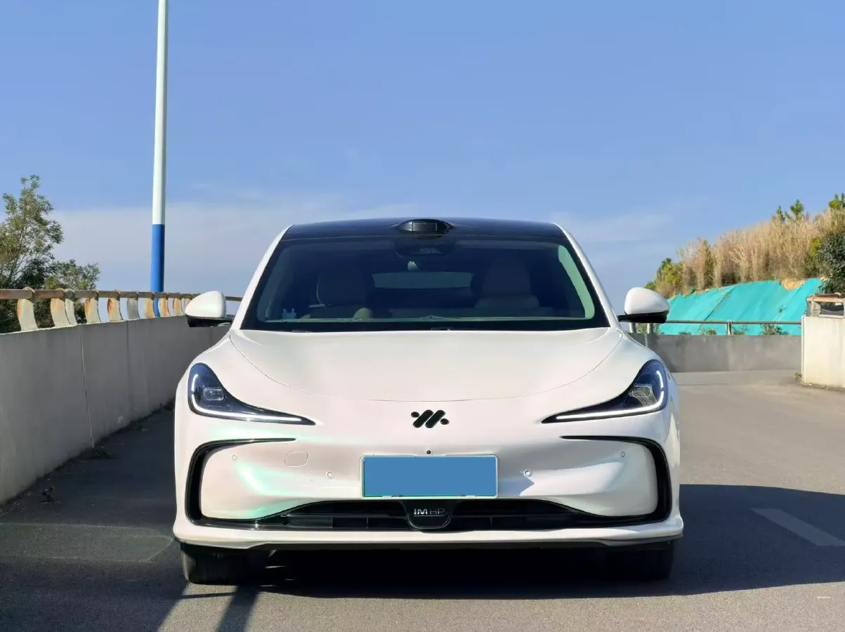 2024 IM L6 BEV 83KWH,autocango,china used car exporter,china ev exporter,chinese used car exporter,chinese used ev exporter