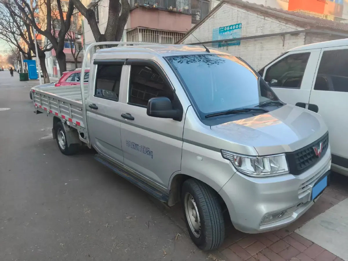 2023 WuLing RongGuang New Truck 2.0L 136HP L4 5MT,autocango,china used car exporter,china ev exporter,chinese used car exporter,chinese used ev exporter