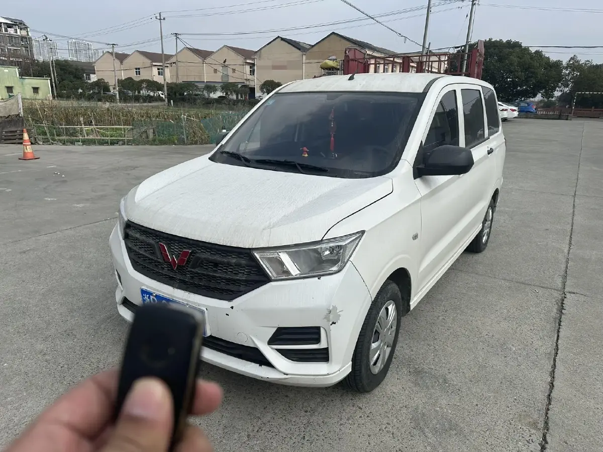 2021 WuLing HongGuang 1.5L 99HP L4 6MT