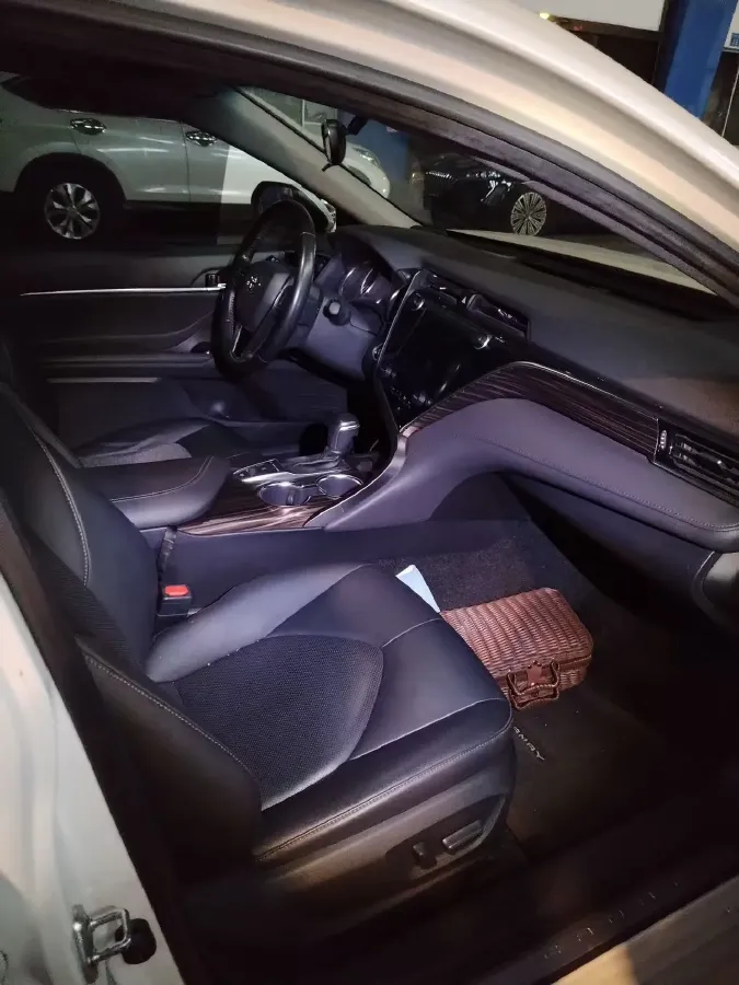 2019 Toyota Camry 2.5L 209HP L4 8AT,autocango,china used car exporter,china ev exporter,chinese used car exporter,chinese used ev exporter