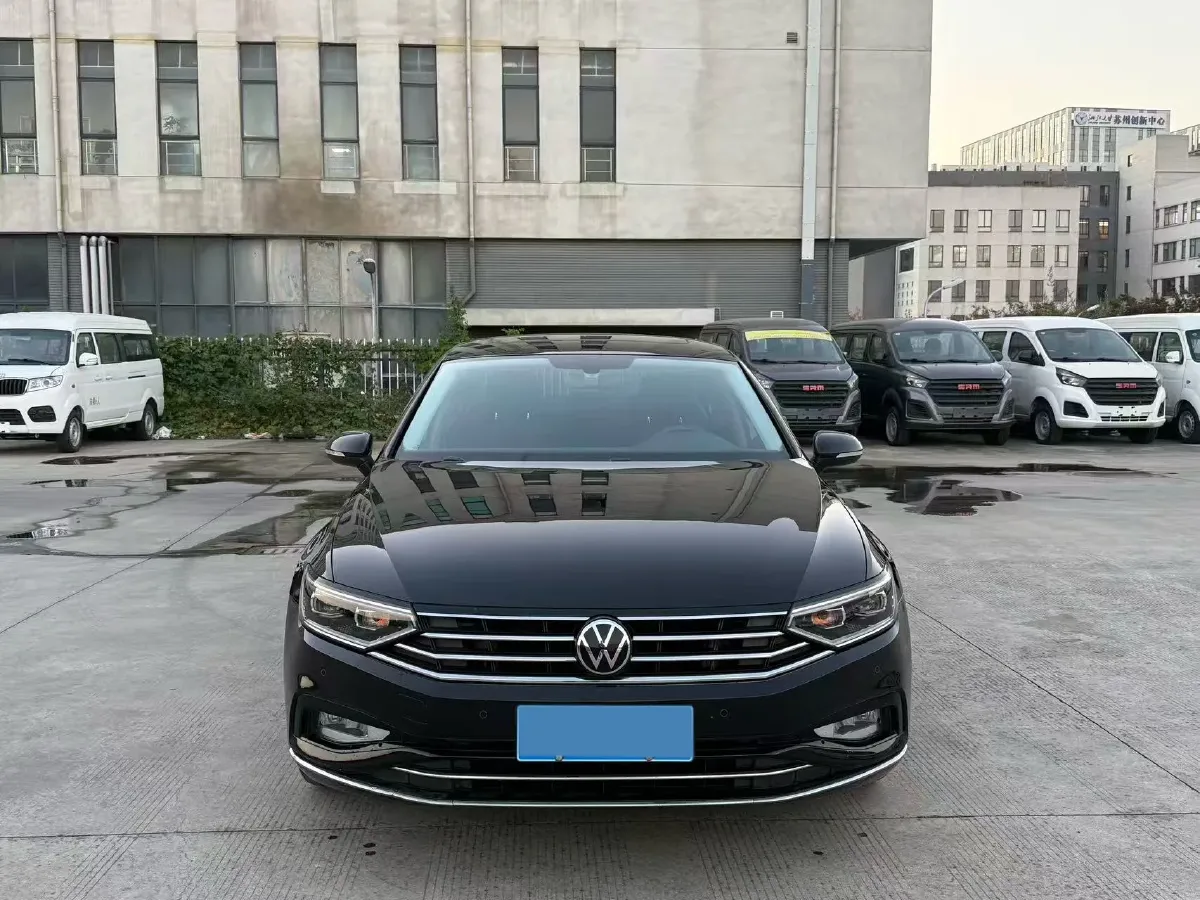 2021 Volkswagen Magotan 2.0T 186HP L4 7DCT,autocango,china used car exporter,china ev exporter,chinese used car exporter,chinese used ev exporter