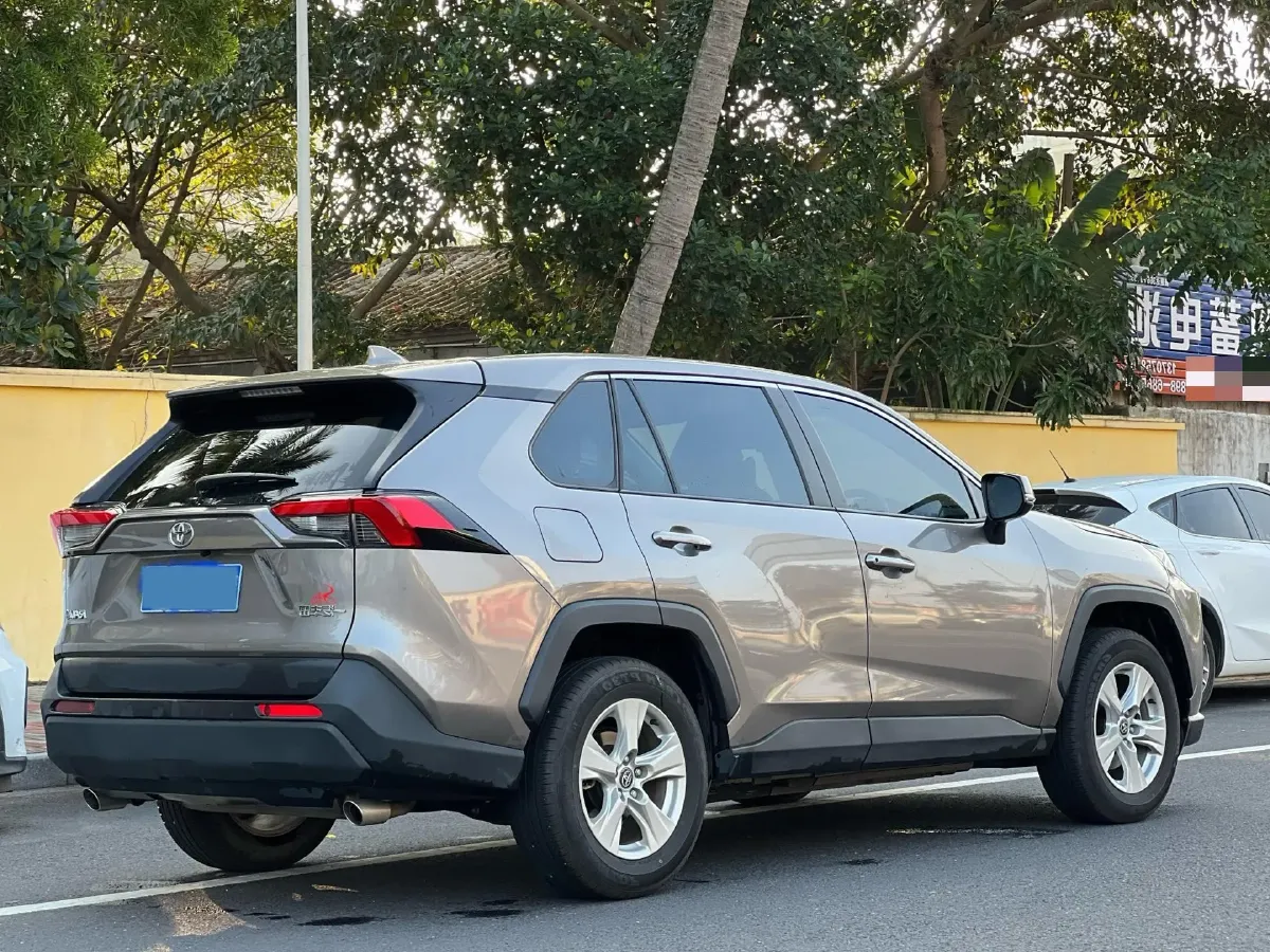 2023 Toyota RAV4 2.0L 171HP L4 CVT,autocango,china used car exporter,china ev exporter,chinese used car exporter,chinese used ev exporter