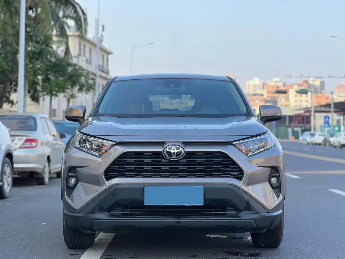 2023 Toyota RAV4 2.0L 171HP L4 CVT,autocango,china used car exporter,china ev exporter,chinese used car exporter,chinese used ev exporter