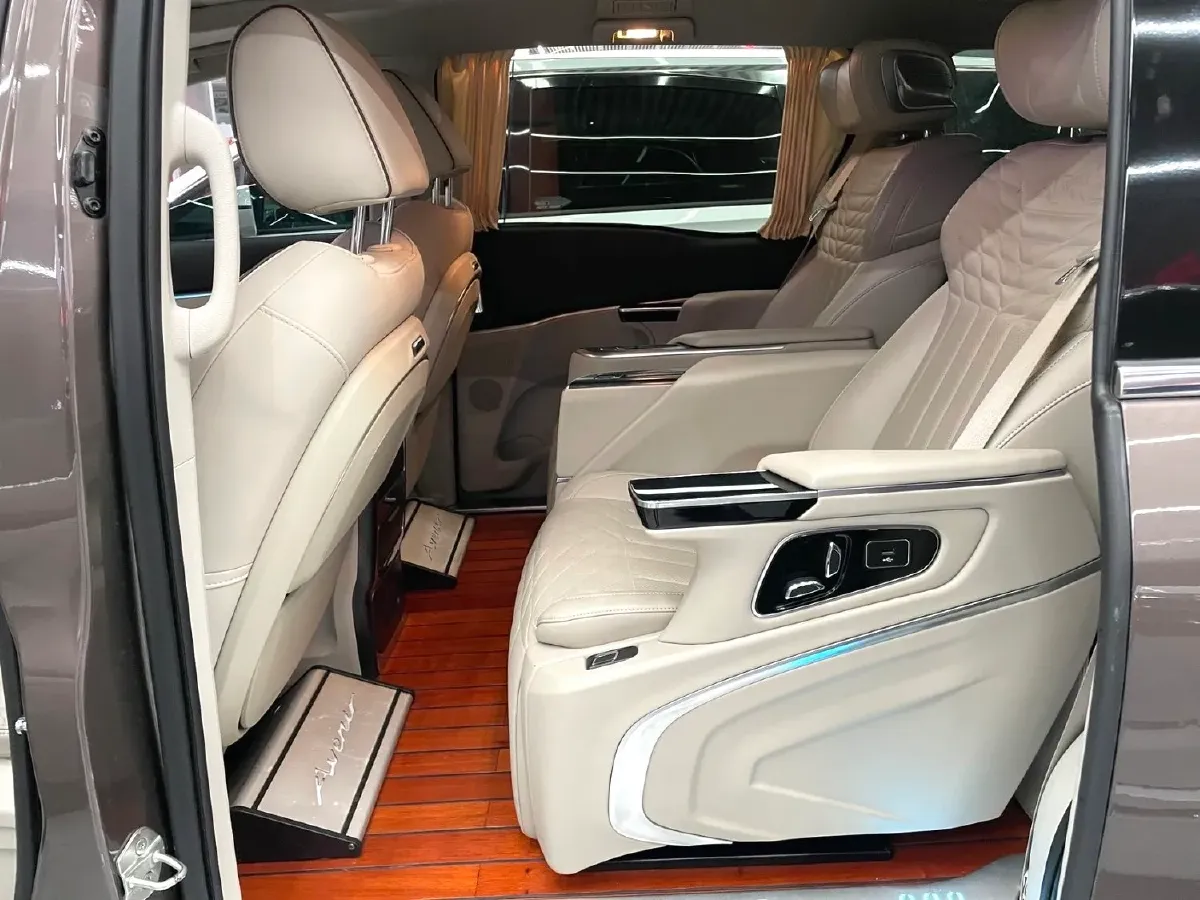 2022 Buick GL8 2.0T 237HP L4 9AT,autocango,china used car exporter,china ev exporter,chinese used car exporter,chinese used ev exporter