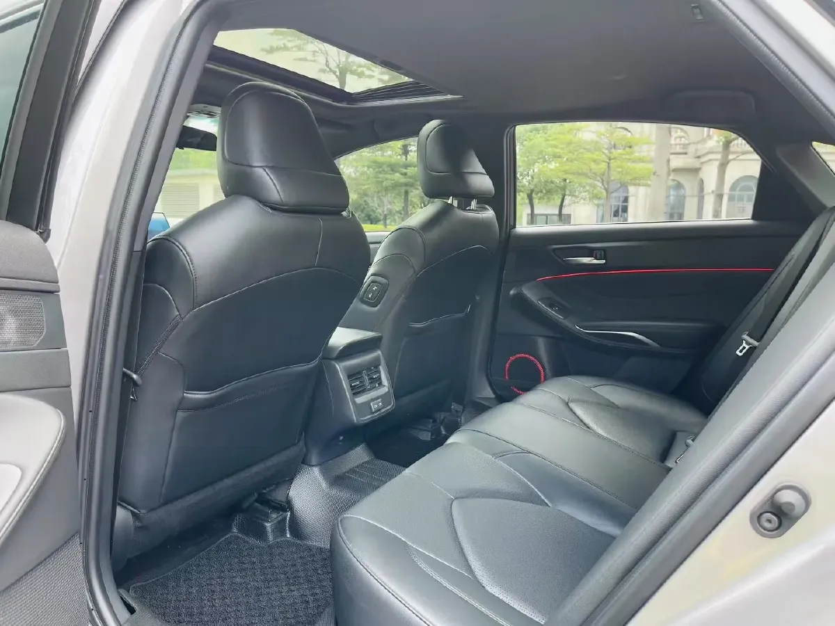 2022 Toyota Avalon 2.5L 209HP L4 8AT,autocango,china used car exporter,china ev exporter,chinese used car exporter,chinese used ev exporter